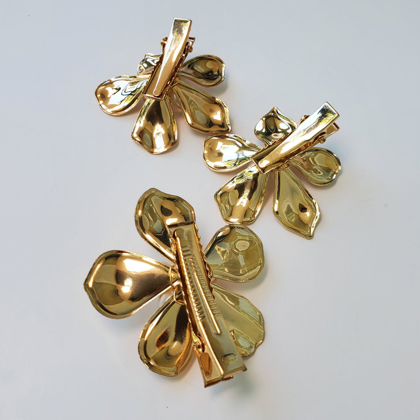 Golden hair pins