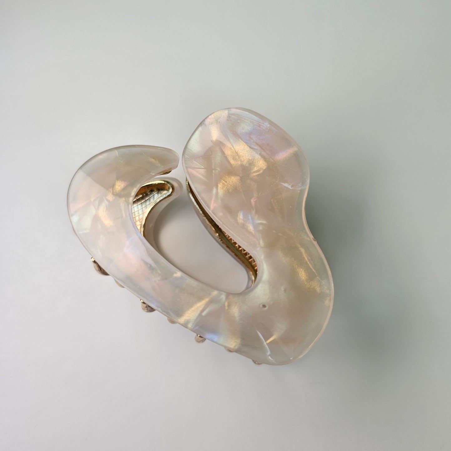 Claw clip*Luxurious metal hair clip*Pearl color metal claw clip*Hair jewelry*Mother of the bride gift*Trendy gift*Pearl/gold color hair pin