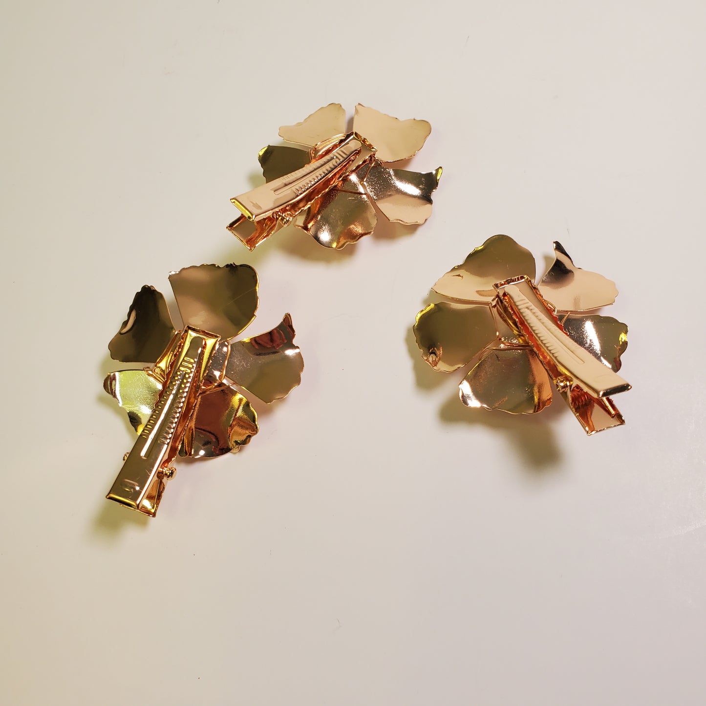 Golden flower hair clip*Metal alligator clip*Fashion hair accessory*Gold&Pearls metal wedding pin*Glam Gift for girl*Trendy gift*Set of 3/5